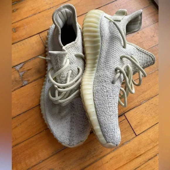 Authentic yeezy boost v2 - Picture 1 of 16